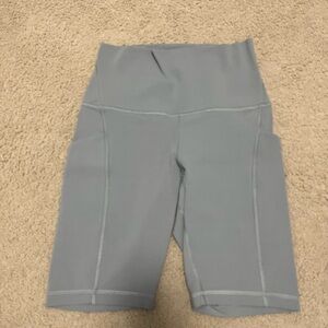 Align pocket shorts 8”
